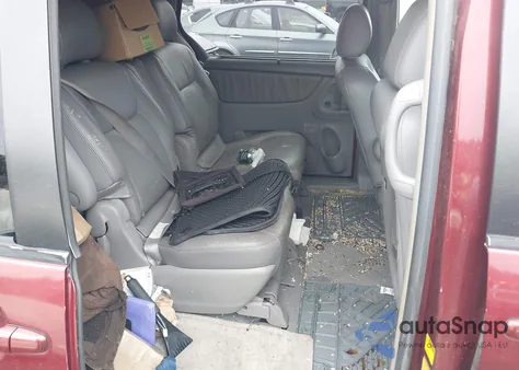 2004 Toyota Sienna Xle z USA, uszkodzony, nr VIN 5TDZA22C94S217220